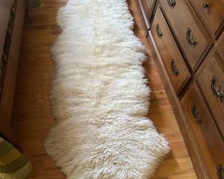 Vintage genuine Bowron ivory sheepskin throw rug from New Zealand