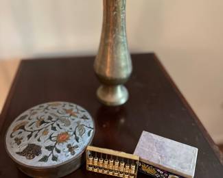 Miniature abacus in Chinese enamel painted box