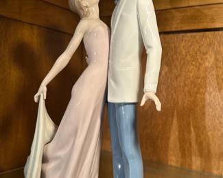 Large couple Lladro Figurine
