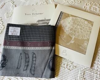 Yves Delorme Paris, primrose border Hand towel