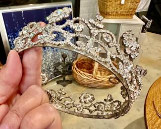 Vintage crown #1, view #3