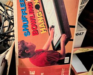Shuffleboard-Bowling game