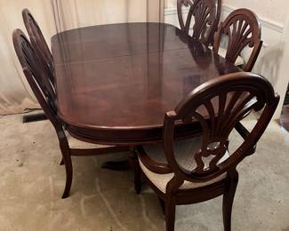 Mahogany Table w/ 6 Chairs