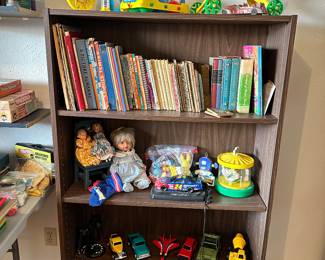 Bookcase, Children’s books, Toys