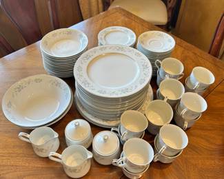 Carlton "Corsage" China