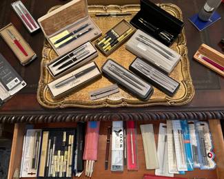 HUGE vintage pen collection
Waterman
Parker