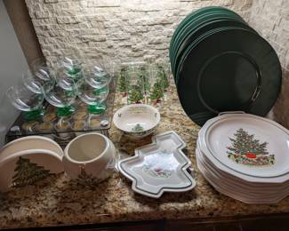 Mikasa Color Spectrum, Pfaltzgraff Christmas, Zwiesel Mikasa Holiday Time dessert bowls