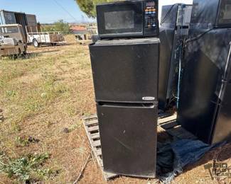 2938 2 Micro Fridges and Microwaves