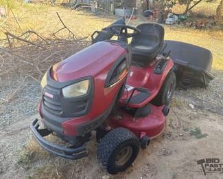 140  Craftsman YT3000 Lawn Mower 
