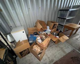 4100  Mini Fridge, Catering Supplies, Clothes 