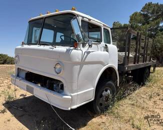 65  1972 Ford C600 