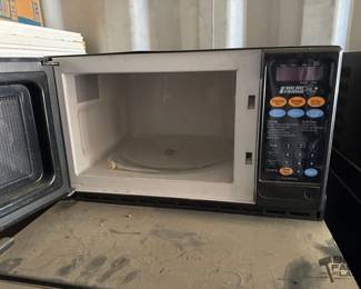 4022 2 Micro Fridges and Microwaves