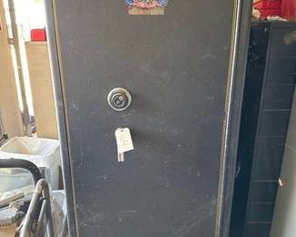 1614 Cannon Safe