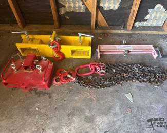 2006 2 Forklift Attachments, 2Ton Load Leveler, Chain