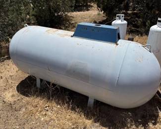 310  500 Gallon Propane Tank 