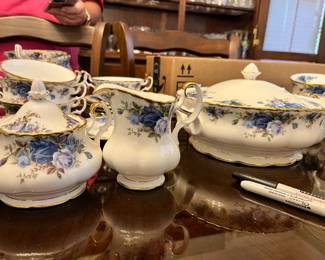 47 pieces of royal albert moonlight rose china great conditio