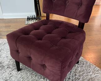 Crushed velvet accent chair 