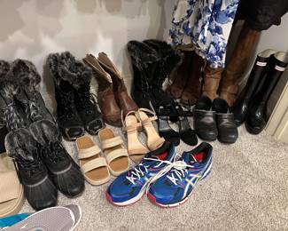Women's shoes size 7-1/2 to 8-1/2