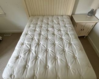 Full size mattress and box spring