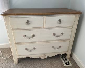 Ethan Allen dresser 40"W x 18"D x 32"H 