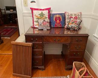 DESK BACK RM