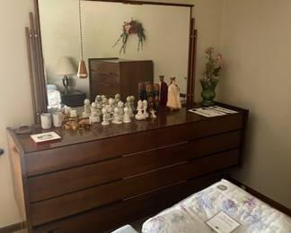 MCM Dresser w/Mirror