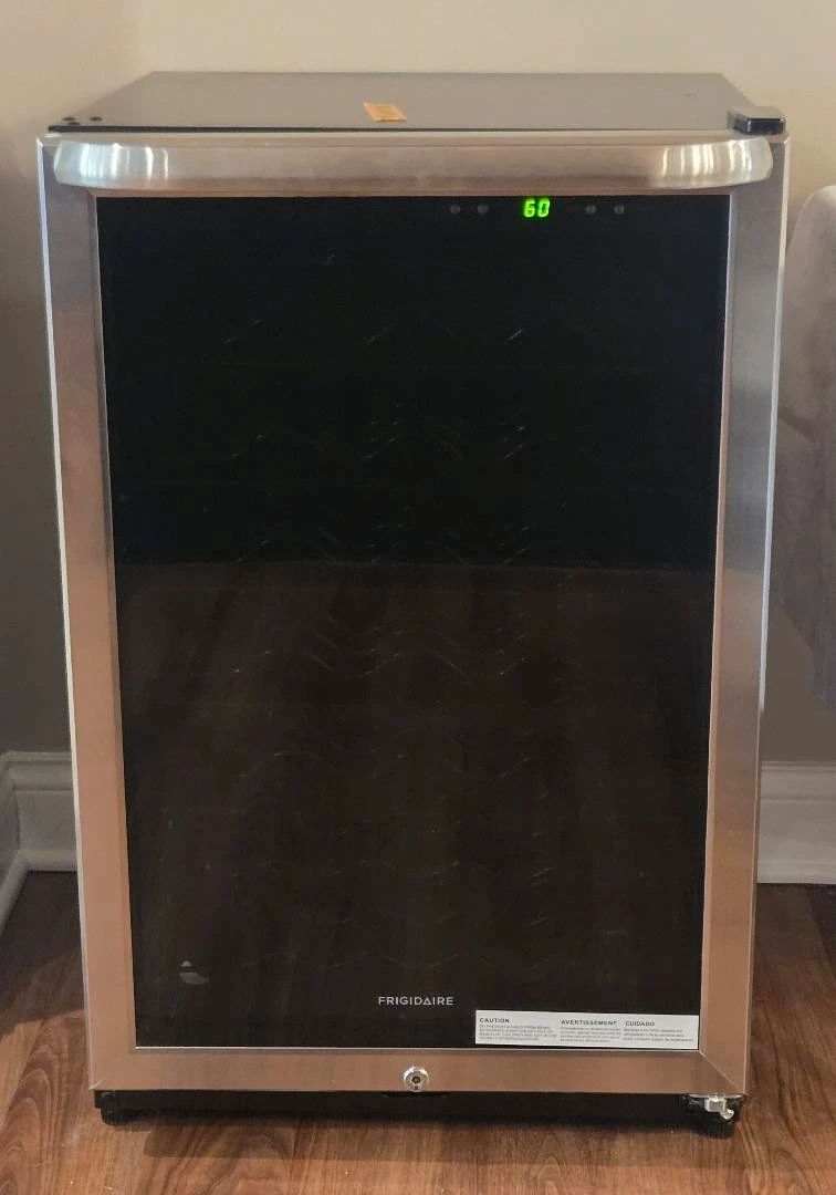 01 Frigidaire Wine Cooler