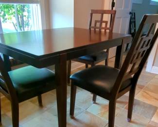 Kitchen Table And 4 Chairs