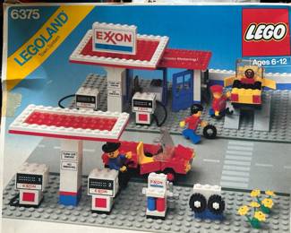 Legoland Exxon Service Station