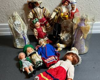 Vintage International Dolls