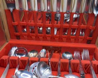 Holmes & Edwards International Silver Flatware Set & Additional Plated Serving Pieces