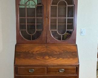 Antique Mahogany Hutch By Imperial Grand Rapids With 2 Keys