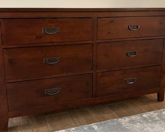 Kincaid Bedroom Suite: King Upholstered Sleigh Bed, Dresser and 2 Nightstands, Tufted Storage Bench, Area Rug, Ashley Niobe Ceramic Table Lamp pair