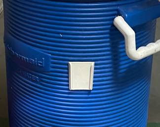 Rubbermaid Cooler