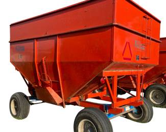 KillBros. Model 385 Gravity Grain Wagon 300-400 Bushel 10.00 x 20.00 Tires On KillBros. 1386 Running