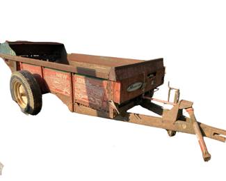 New Idea Manure Spreader PTO Driven 15 Teeth Good Tires 5'wide x 12' Long