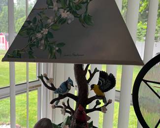 Bird themed lamp