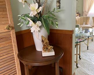 Wood end table with bottom shelf