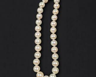 A Fine 14-16MM South Sea Pearl 18K Gold And Diamond Clasp, 28 Pearls Total
