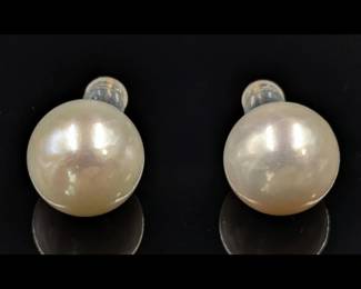 A Fine Pair Of 15MM South Sea Pearl And 18K Gold Earrings