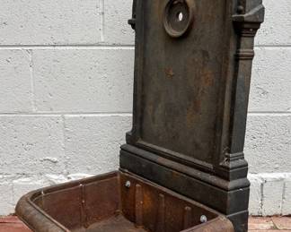 Cast iron wall mounted planter