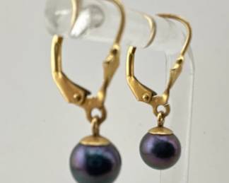 14kt Tahitian pearl earrings