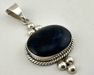 Mexican sterling onyx pendant