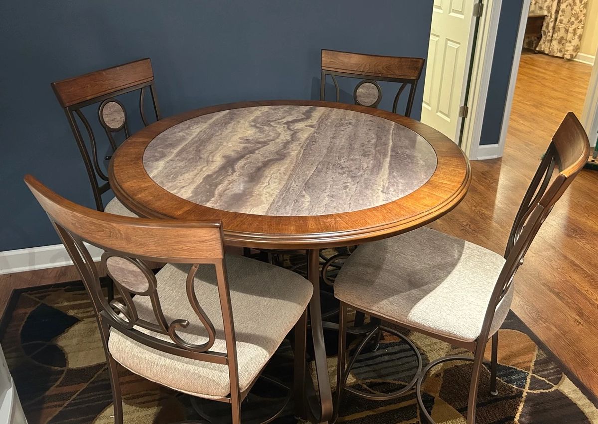 001 5 Piece Round Tabletop Set