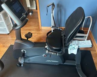 005 Life Fitness R3 Recumbent Exercise Bike