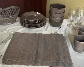 26 Piece Dinner Set