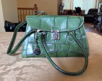 Near Perfect Vintage Dooney Bourke Top Handle Lock Bag