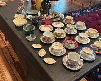 Tea cups and saucers, Murano glass