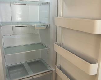 Insignia 21 cubic foot deep freezer