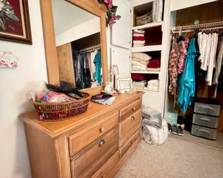Pine Coastal Cottage style (6) Drawer
Dresser + Mirror